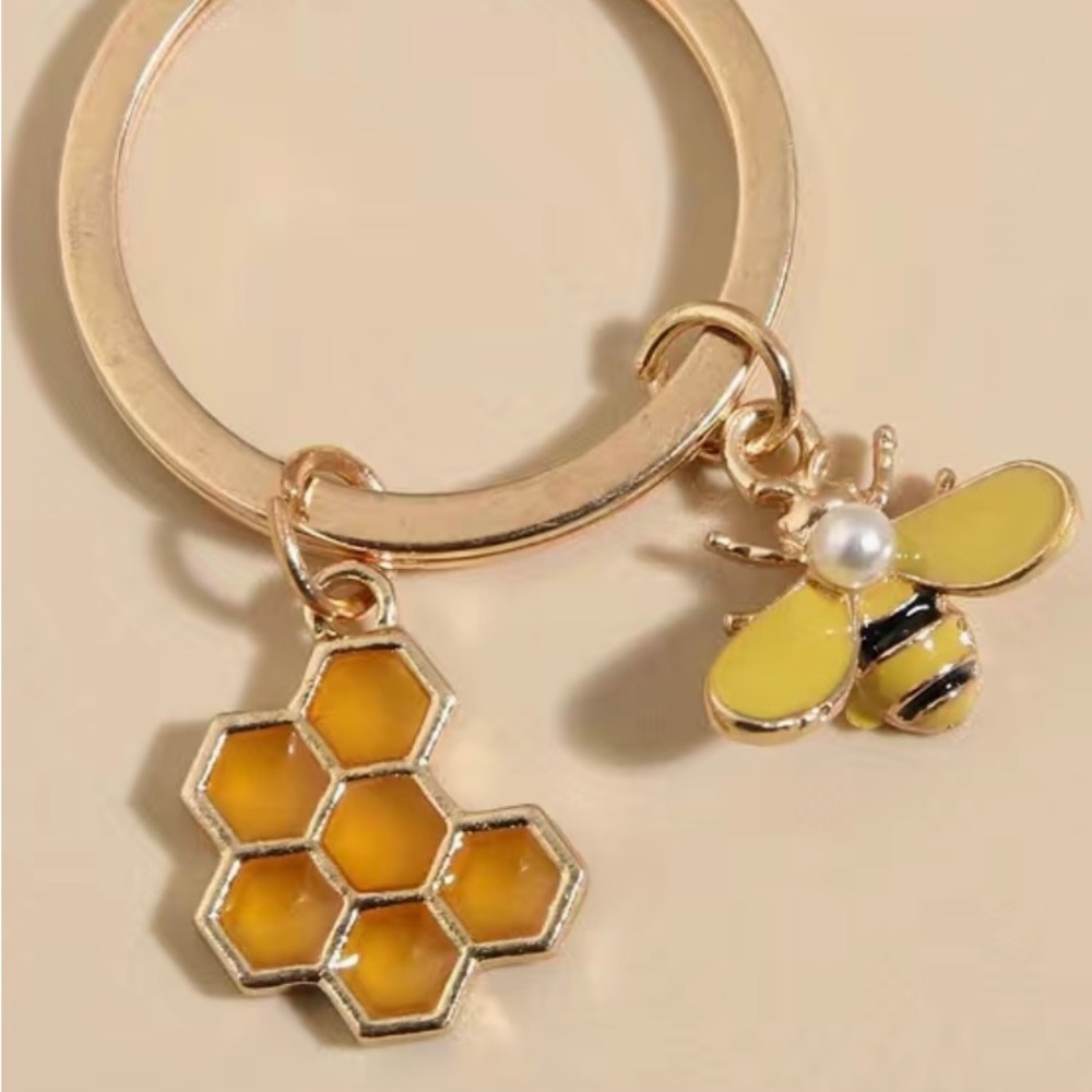 BEE KEYCHAIN